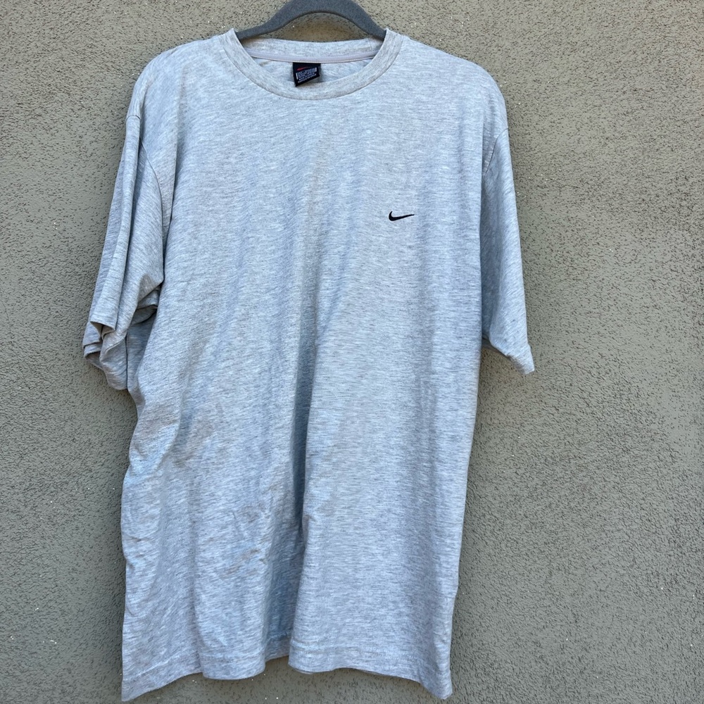 Vintage Nike Swoosh Logo Classic Essential T-Shirt Size Large Grey Embroidered